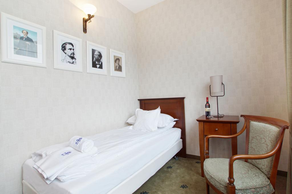 Versant Hotel & Spa Dzierzoniow Room photo